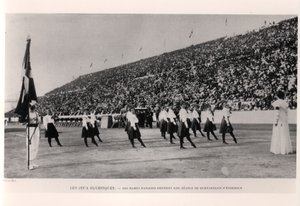 Mujeres danesas dando una demostración de sesión de gimnasia grupal en los Juegos Olímpicos de Atenas, de Les Sports Modernes, 1906